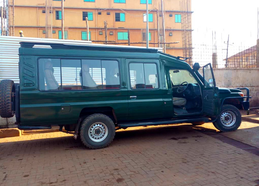 why-rent-a-luxury-car-for-your-rwanda-safari