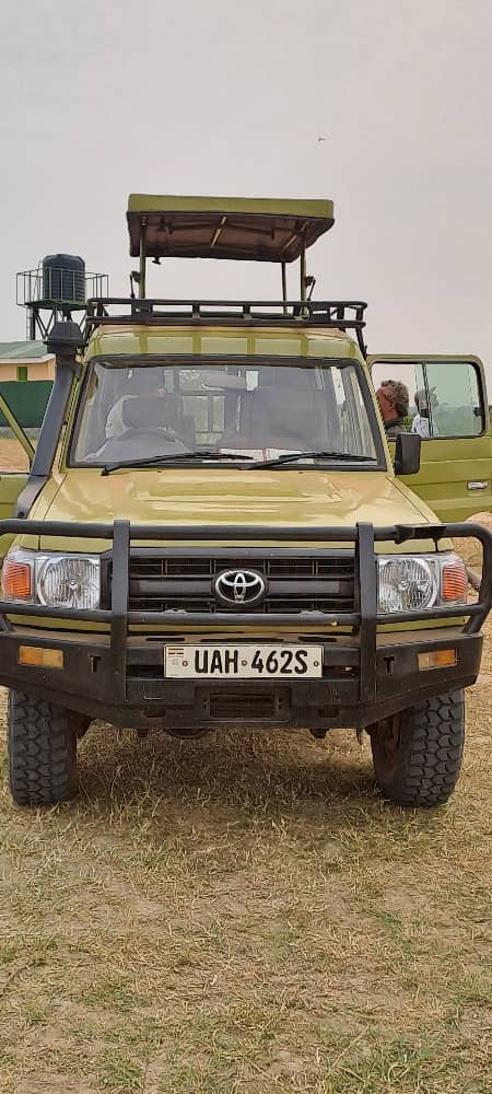 Why hire an extended land cruiser for a family road trip in Uganda?