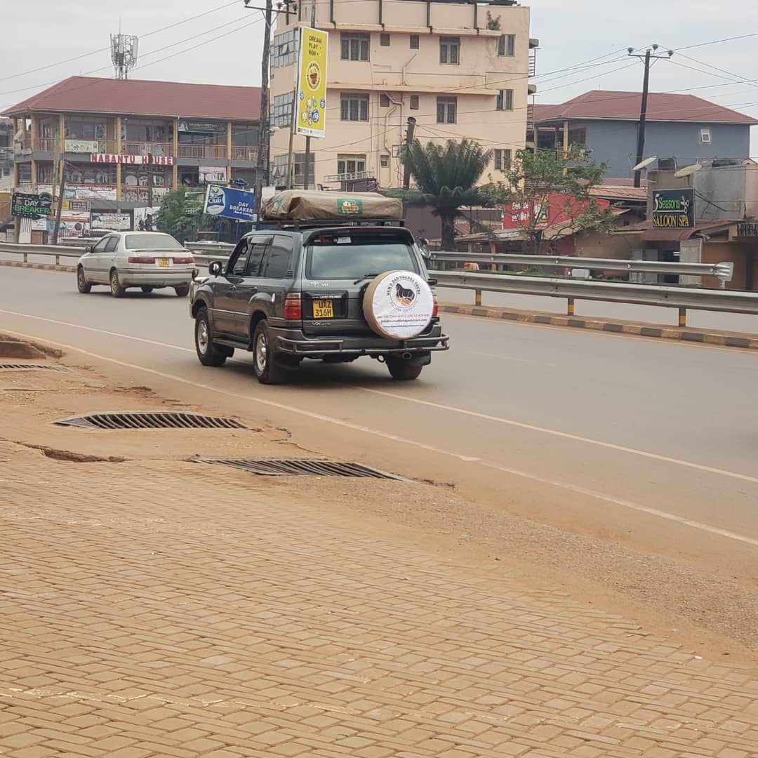 How to navigate on Ugandan roads as a tourist